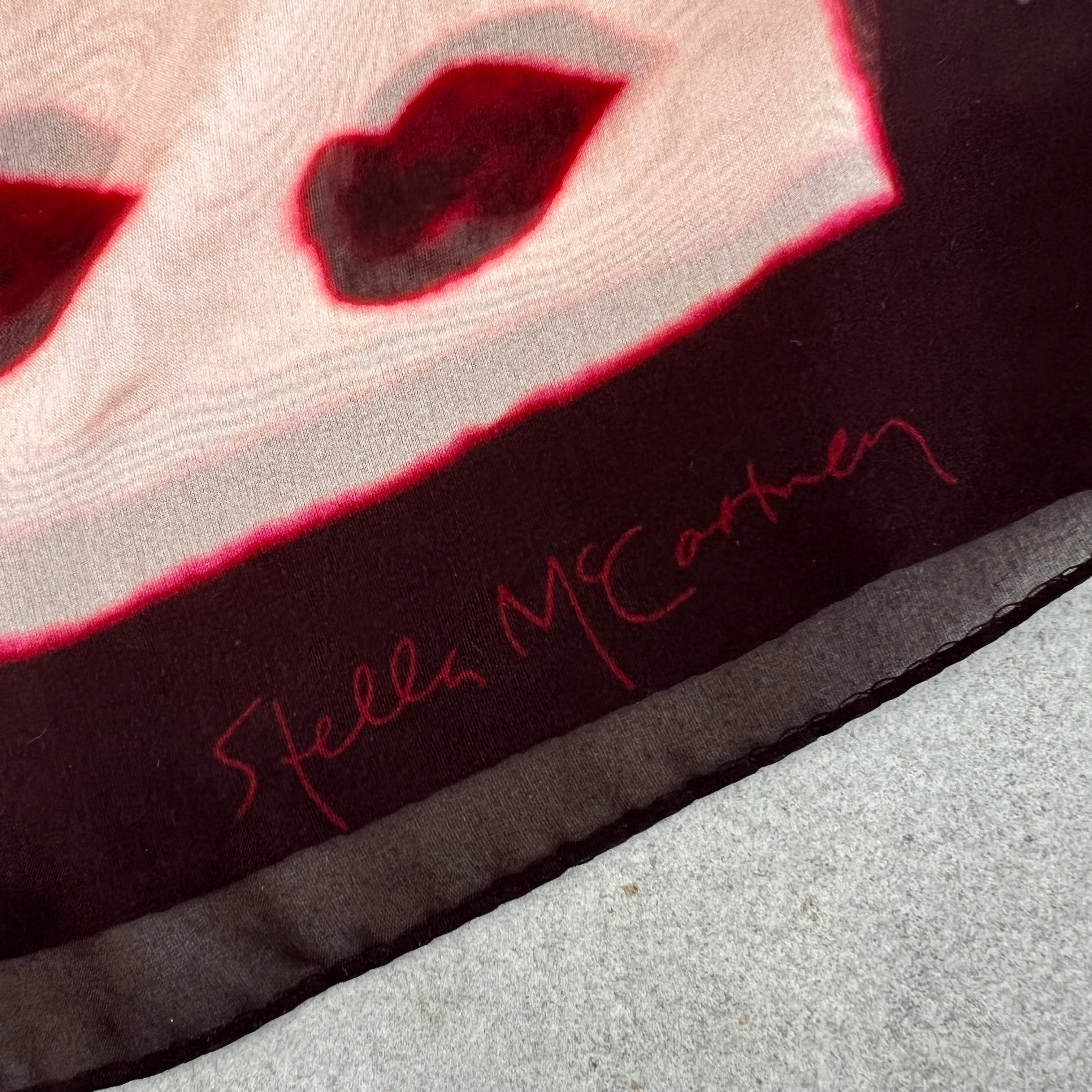 Lips Print Scarf, Ruby Pink