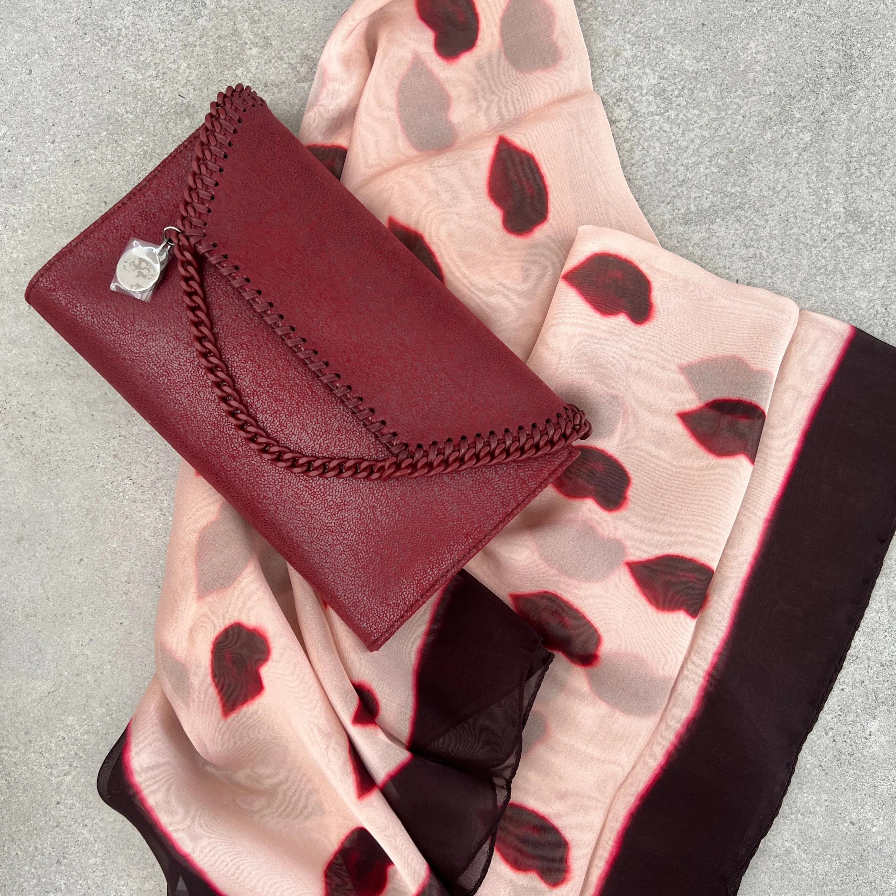 Lips Print Scarf, Ruby Pink