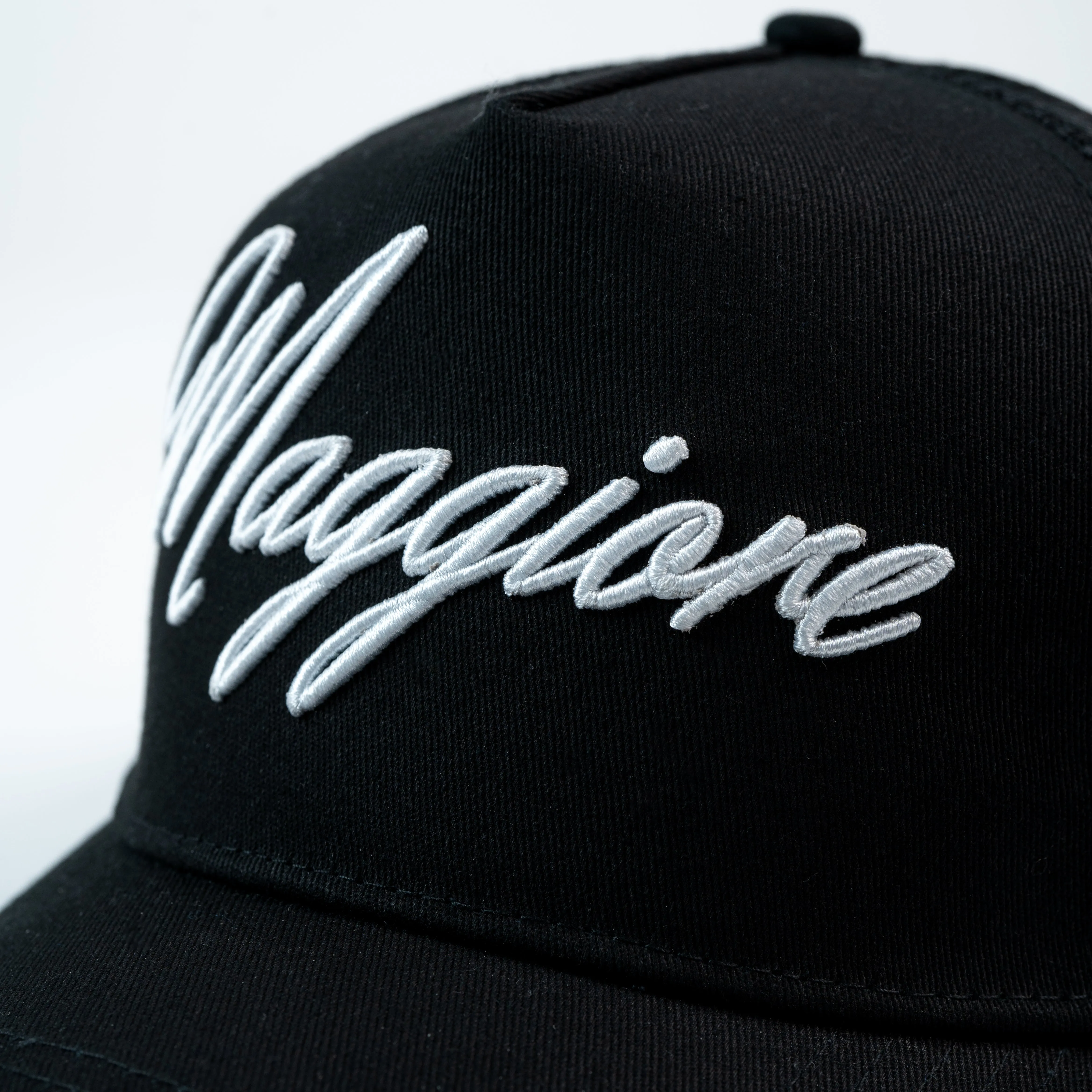 MAGGIORE Script Black Cap